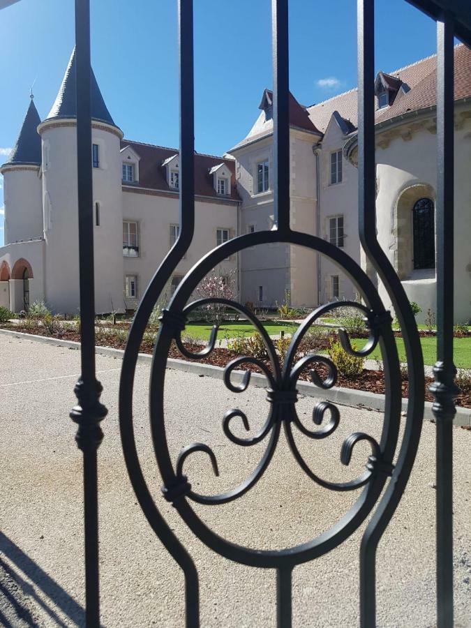 Chateau Saint-Jean, Relais & Chateaux Montlucon Exterior photo